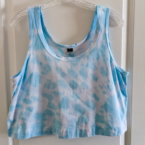 Old Navy Tops - NWOT Tie dye crop tank